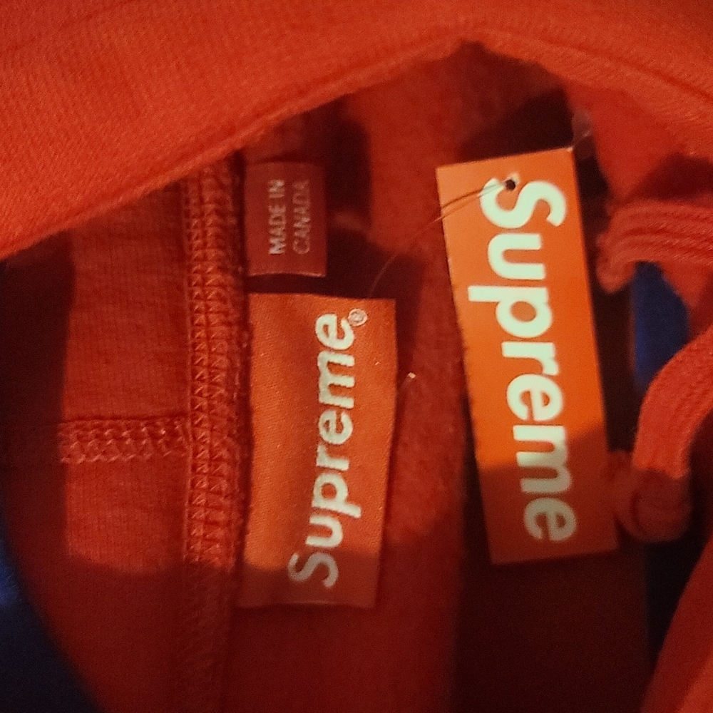 Supreme hoodie - Picture 3 of 3